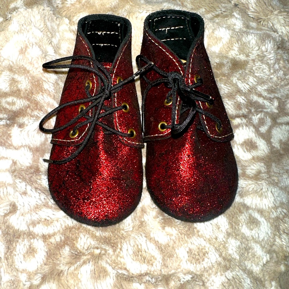 Duchess and Fox Size 7